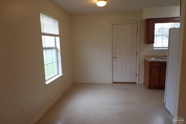 Building Photo - 509 Wood Crest Way