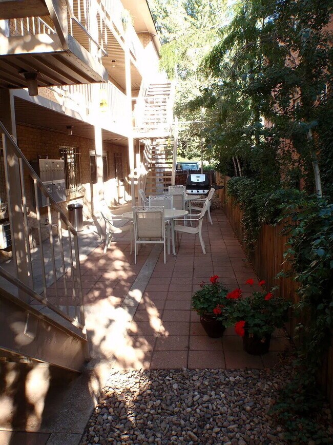 Building Photo - North Washington park one bedroom / one bath Apartment  for rent