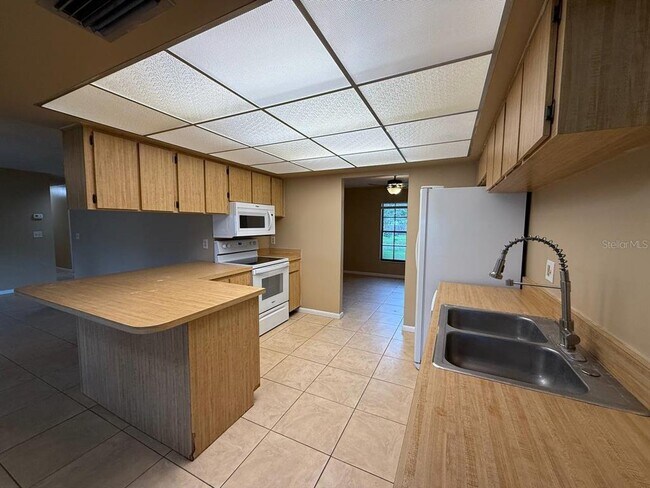 Building Photo - 6619 Jennifer Dr
