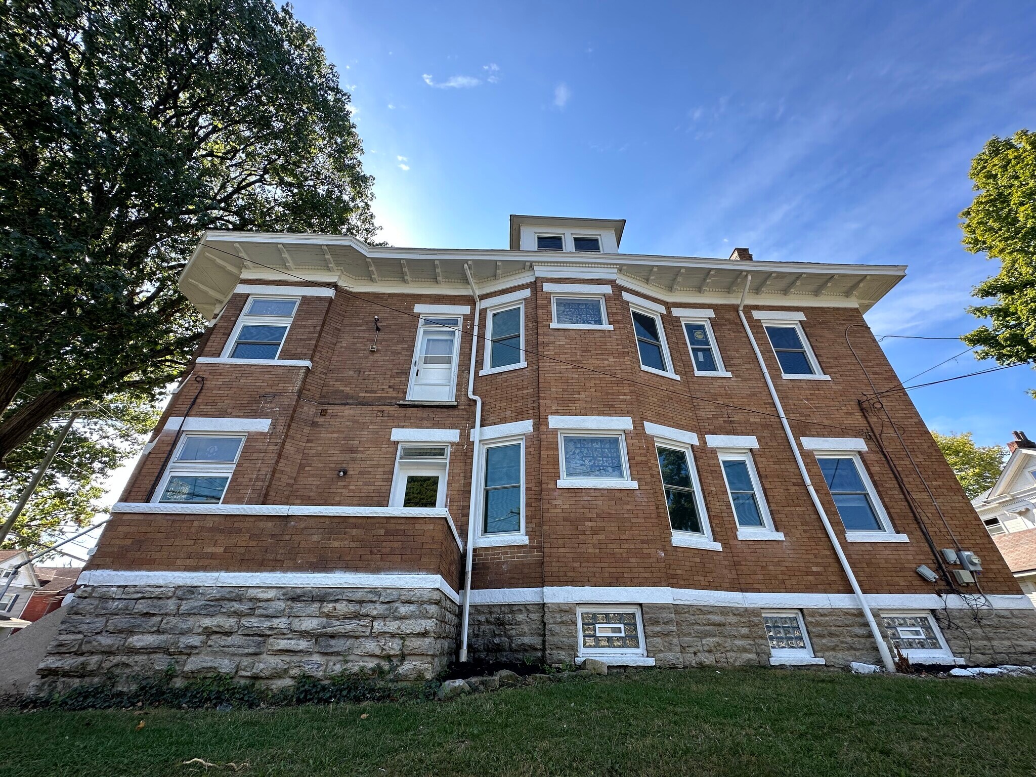 Building Photo - 4173 Forest Ave