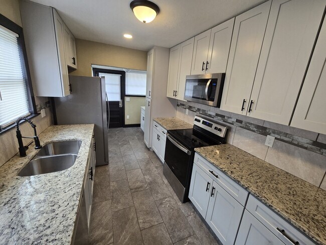 Building Photo - 41 Tallulah Ave