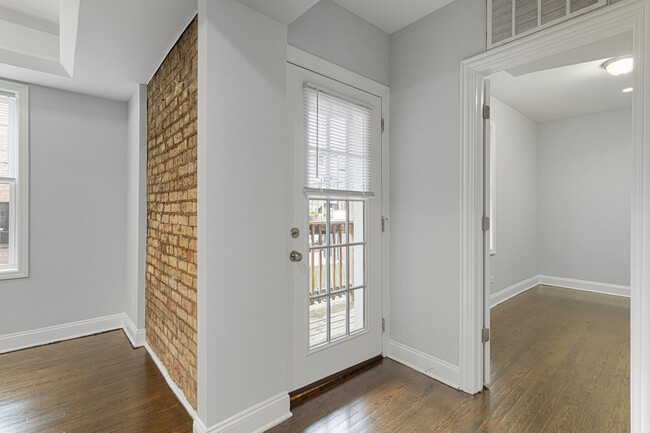 Building Photo - 7724 N Ashland Ave