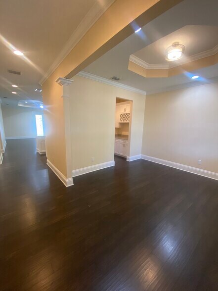 Building Photo - 3916 N Ola Ave