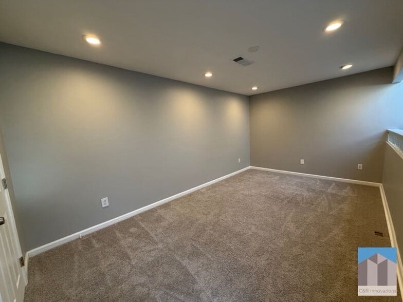 Building Photo - 133 McGill Park Ave NE