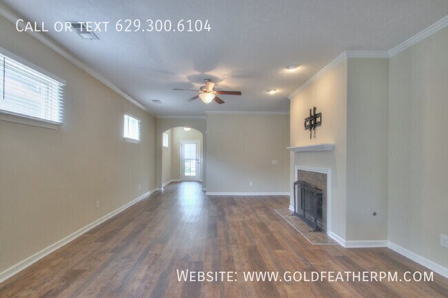 Building Photo - 126 Trenton Ln