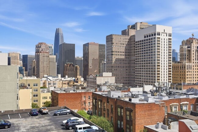 Building Photo - 903 Pine St