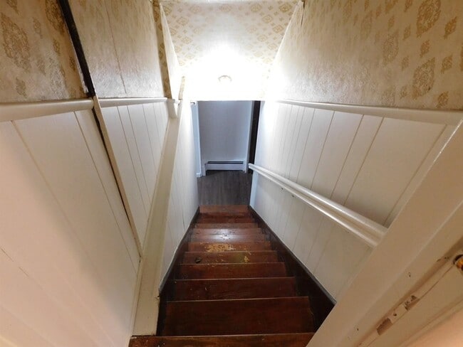 Building Photo - 21 W 14th St