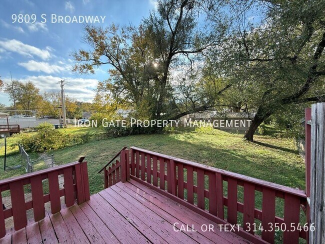 Building Photo - 9809 S Broadway