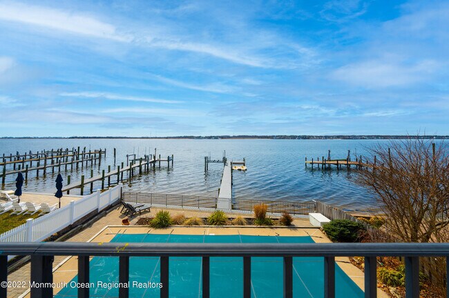 Building Photo - 709 Princeton Ave