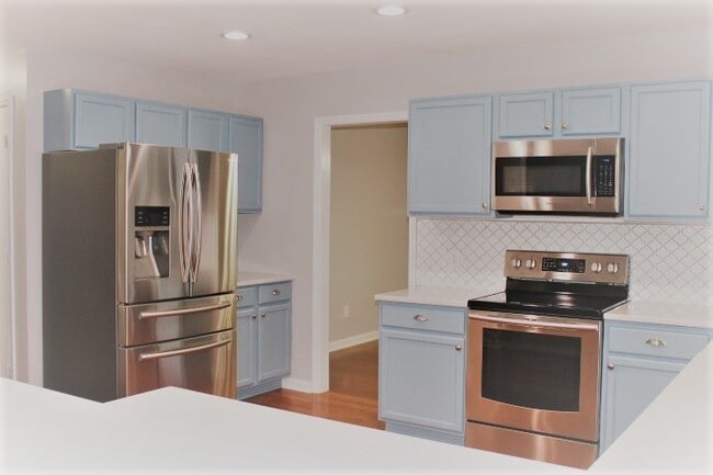 Building Photo - Staff Favorite.