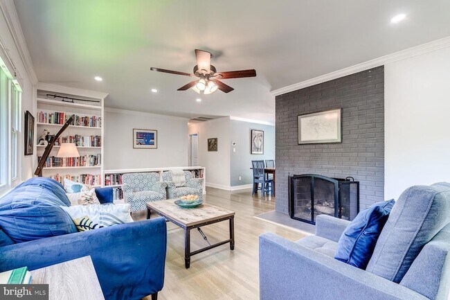 Building Photo - 7806 Jansen Dr