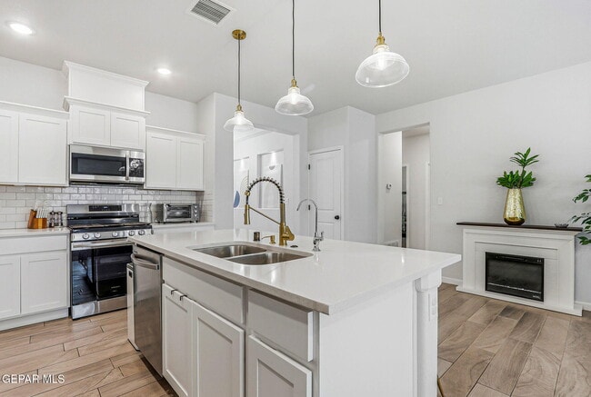 Building Photo - 6556 Ta Suil Pl