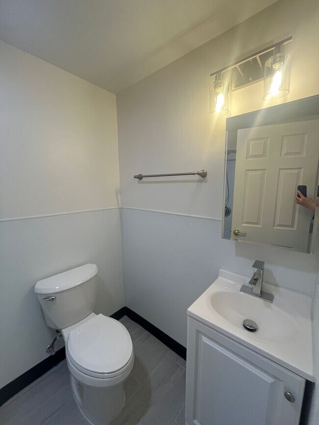 Building Photo - 444 G St