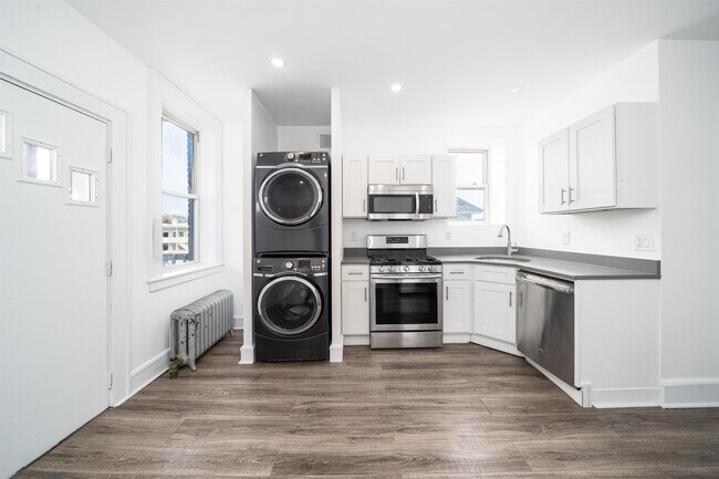 Building Photo - 81 Glenridge Ave