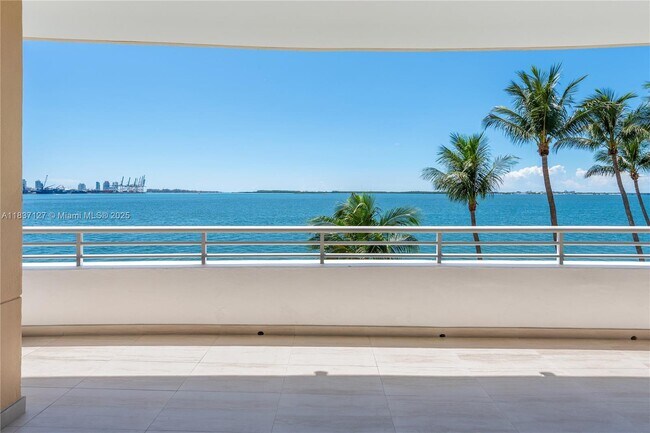 Building Photo - 808 Brickell Key Dr