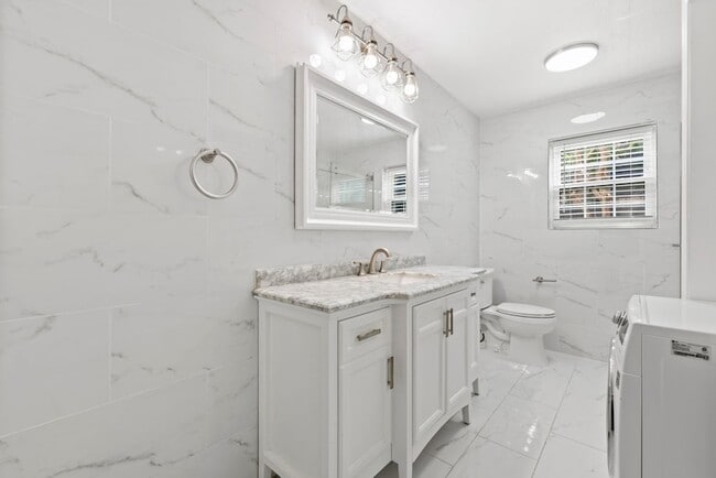 Building Photo - 7900 Westheimer Rd