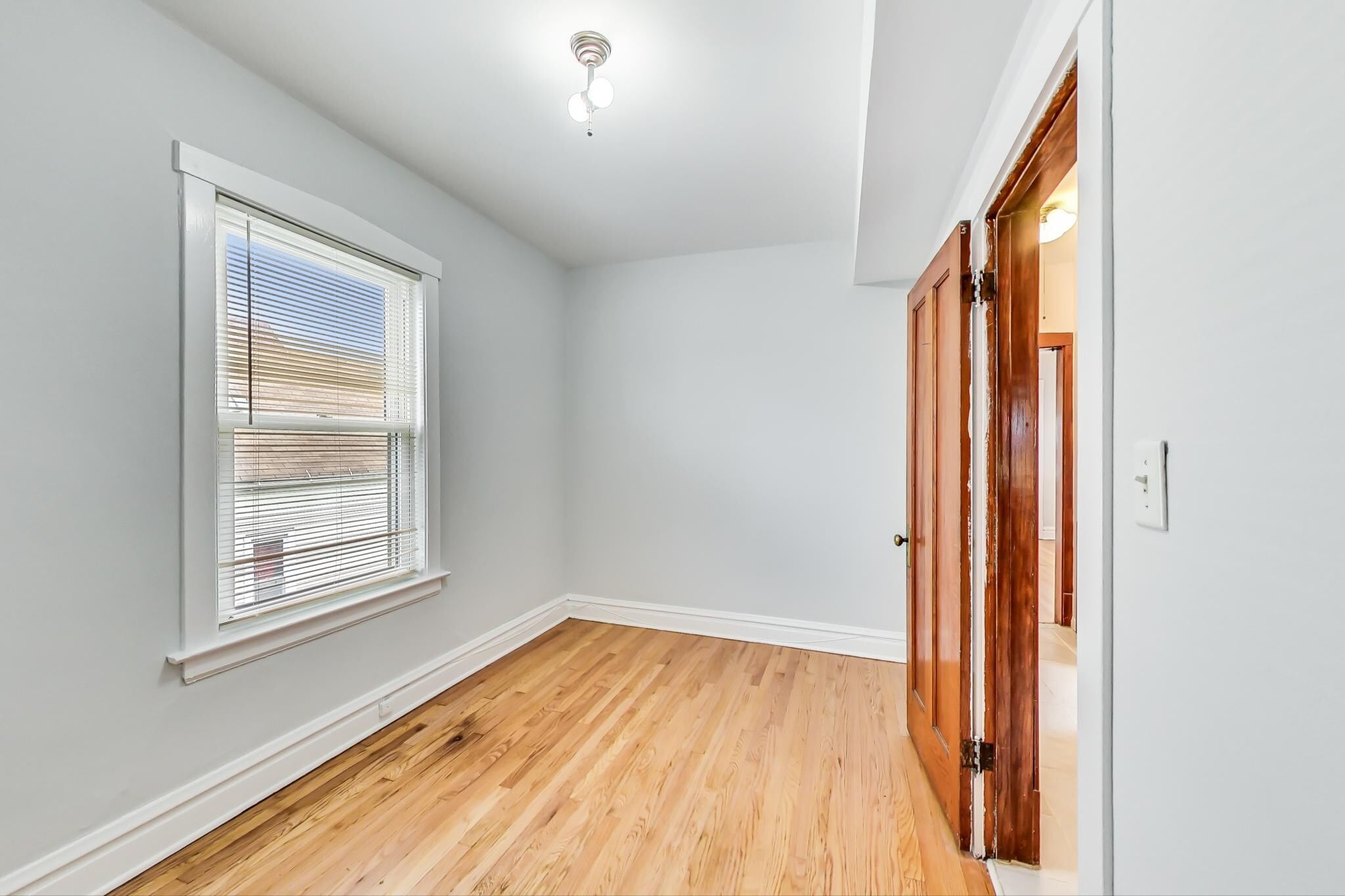 Building Photo - 2436 W Diversey Ave