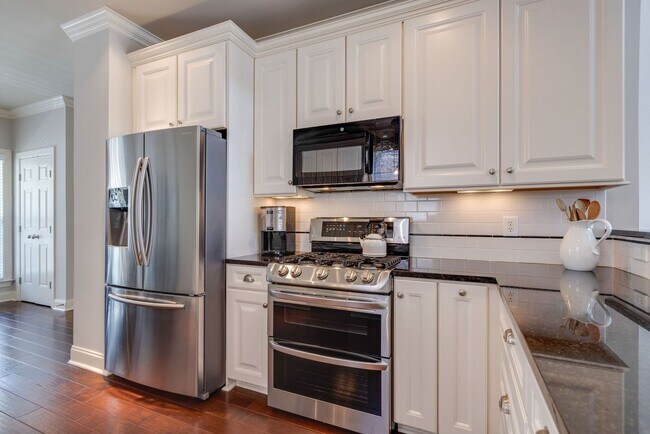 Building Photo - Spotless 5BR/3.5BA rental home, Meade of A...