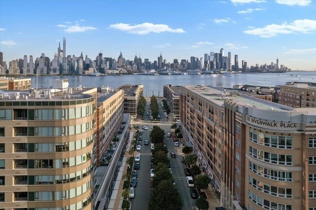 20 Ave at Port Imperial Dr 20 - 20 Ave At Port Imperial Dr West New York Nj Primary Photo
