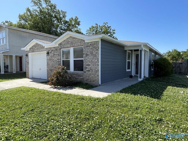 Building Photo - 200 Whitestone Dr NE