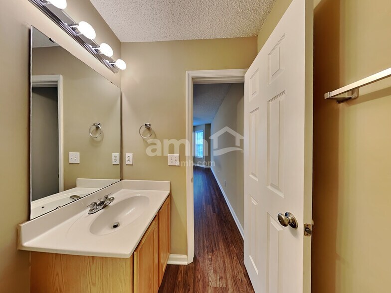 Building Photo - 4220 Lake Woodard Dr