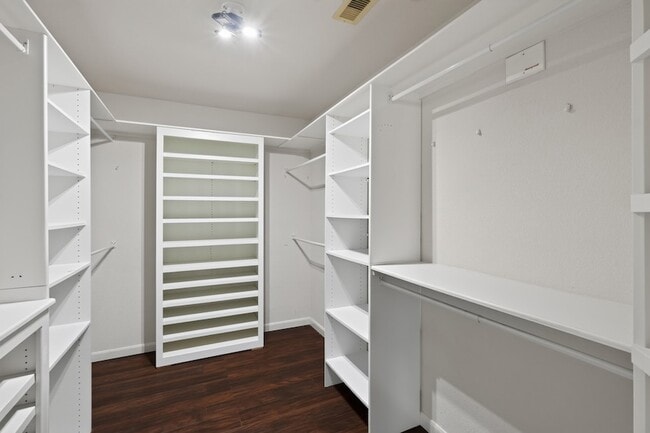 Building Photo - 331 Mantova Dr