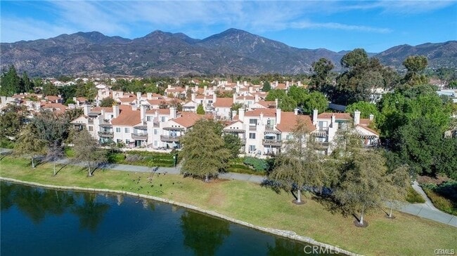 Building Photo - 225 Montana Del Lago Dr