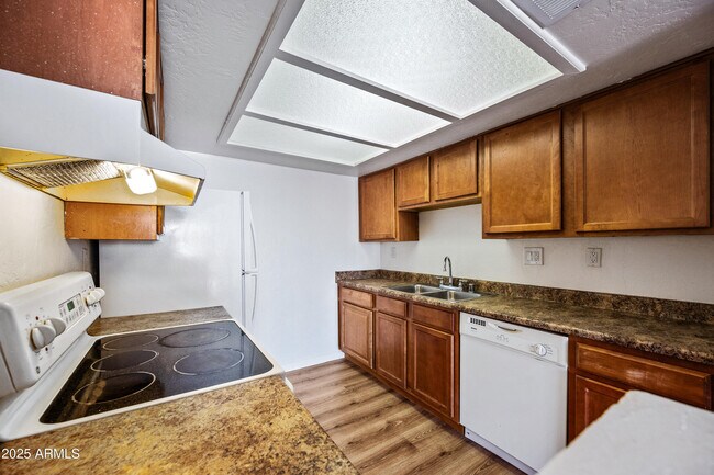 Building Photo - 16602 N 25th St