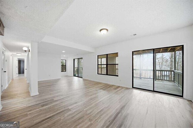 Building Photo - 530 Matterhorn Way