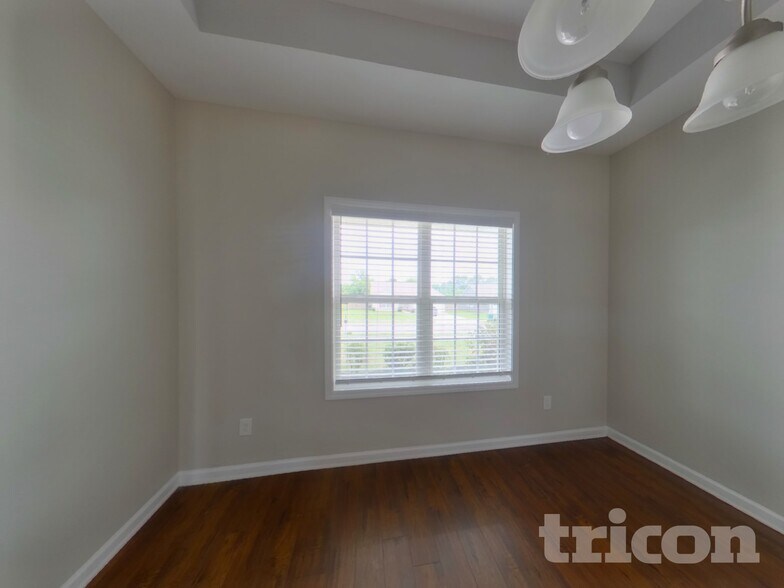Building Photo - 812 Ellyson Dr