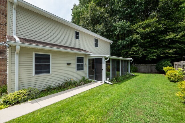 Building Photo - 1768 Olympic Dr