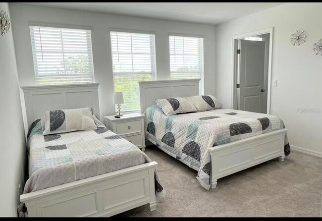 Building Photo - 1844 Sanibel Dr