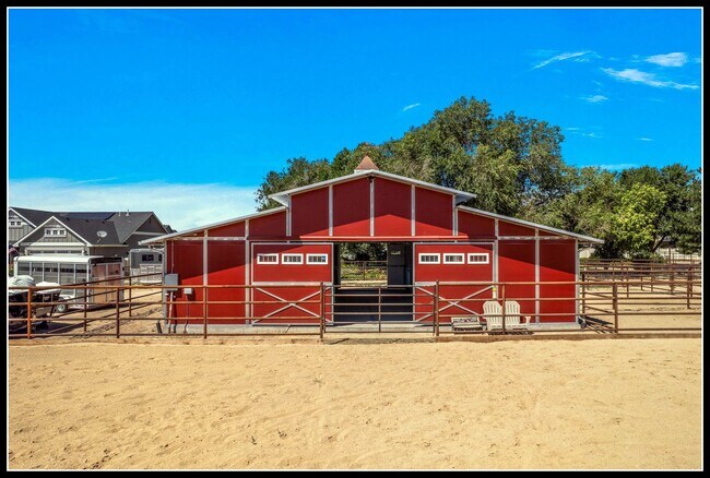 Building Photo - 3 Acre Horse Ranch & Home Rental SE Boise ...