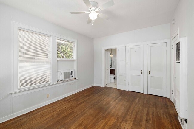 Building Photo - 202 E 31st St