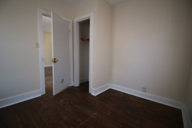 Building Photo - 316 Maple St