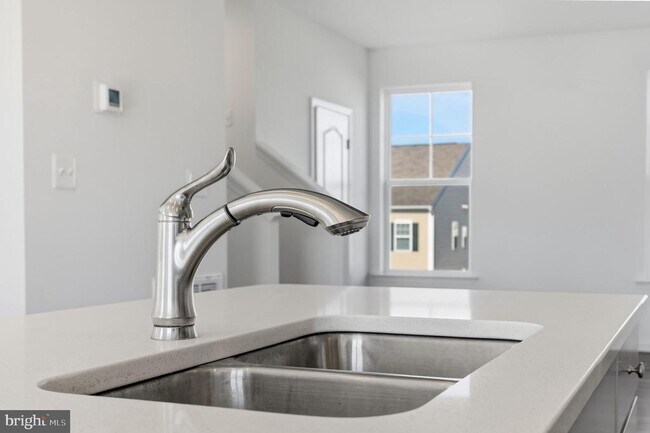 Building Photo - 38 Kirby Ct