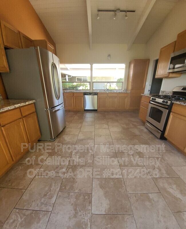 Building Photo - 21224 Saratoga Hills Rd