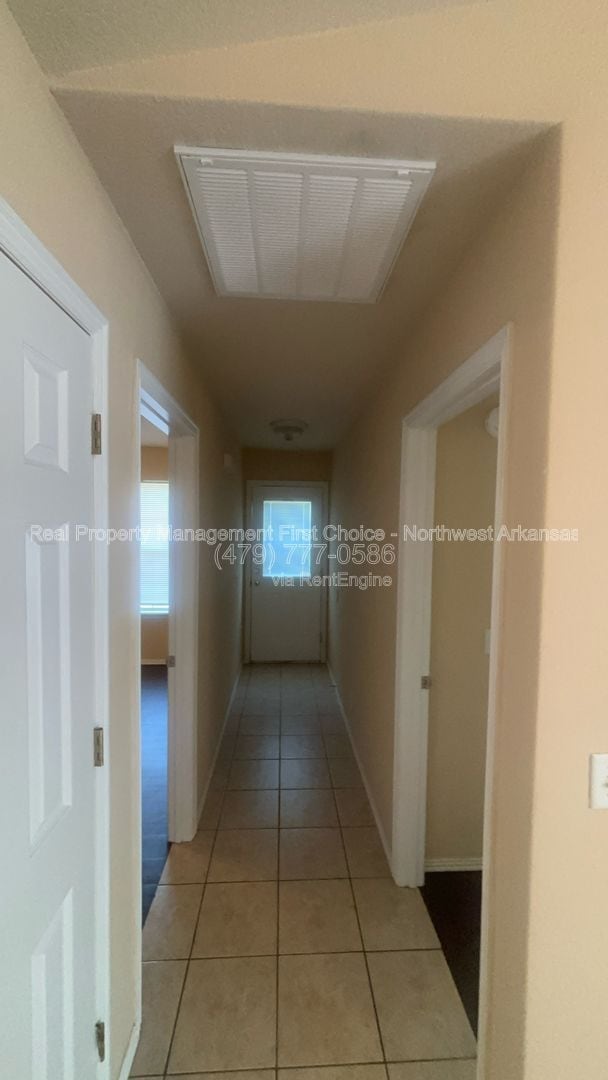 Building Photo - 790 Appleridge Dr