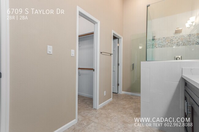 Building Photo - 6709 S Taylor Dr