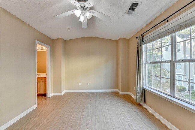 Building Photo - 229 Riverstone Commons Cir