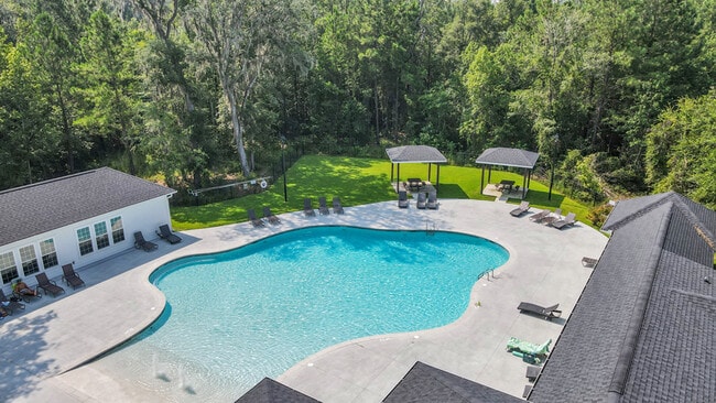 Building Photo - 17 Crown Ct