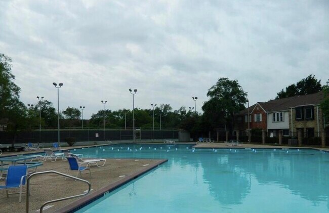 Building Photo - 1381 Country Pl Dr