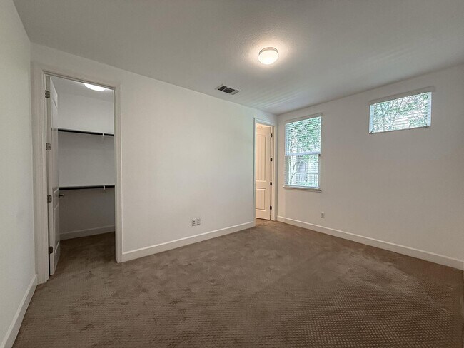 Building Photo - 4028 Freestone Pl