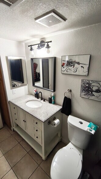 Building Photo - 5055 W Hacienda Ave