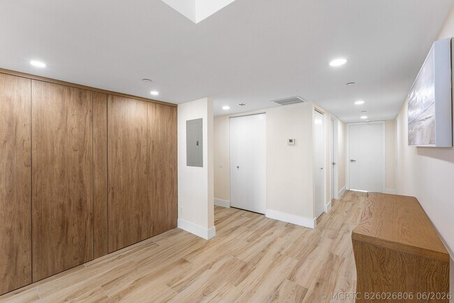 Building Photo - 4201 N Ocean Blvd