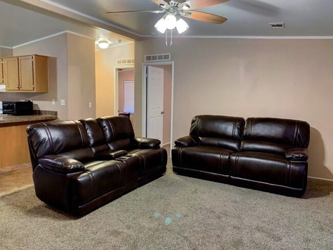 Building Photo - Fully Furnished Nice 3BR/2BA Home