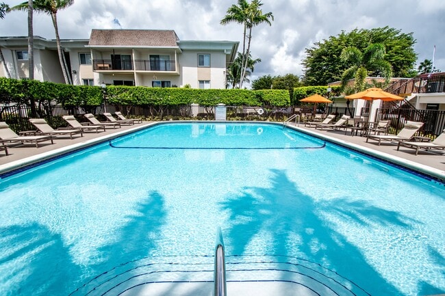 Building Photo - Legacy at Pinecrest