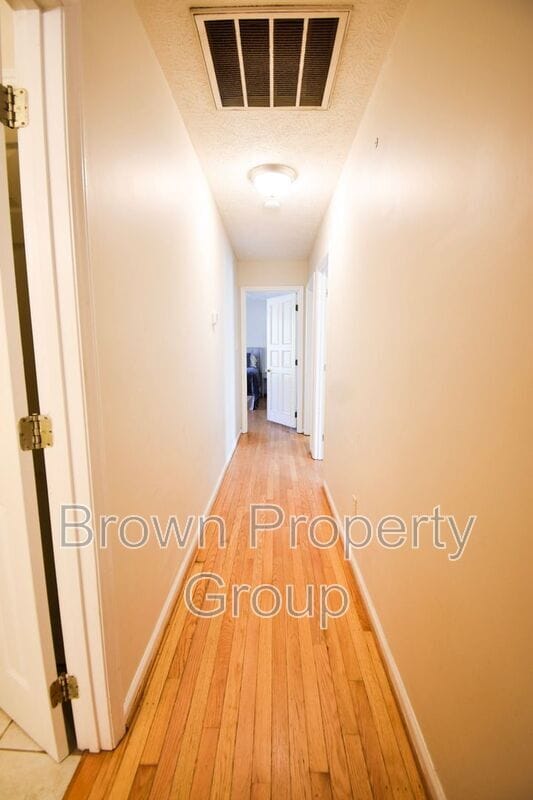 Building Photo - 624 Porter Rd