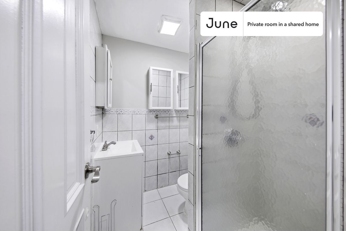 Building Photo - Room in Shared 5 bed/2 bath home in Sunset Park