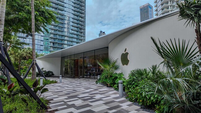 Building Photo - 851 NE 1st Ave